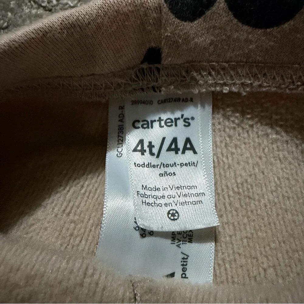 Carter’s 4T girls sweatpants with hearts‎ great condition